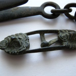 Vintage buckle with lions, chain and hook - dagger hanger system part